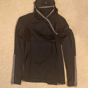 LULULEMON JACKET/SWEATSHIRT